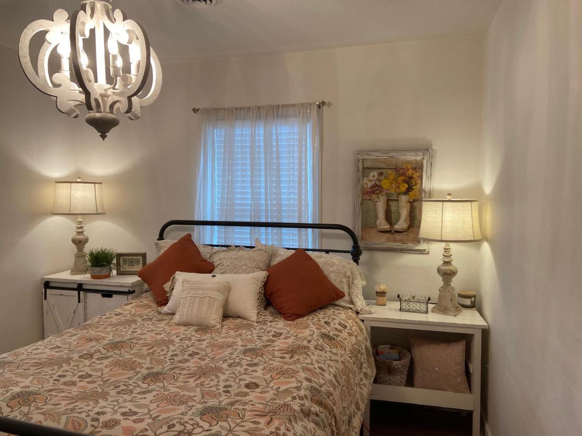 וואלה וואלה We Put The 'Fun' In Your Stay! מראה חיצוני תמונה